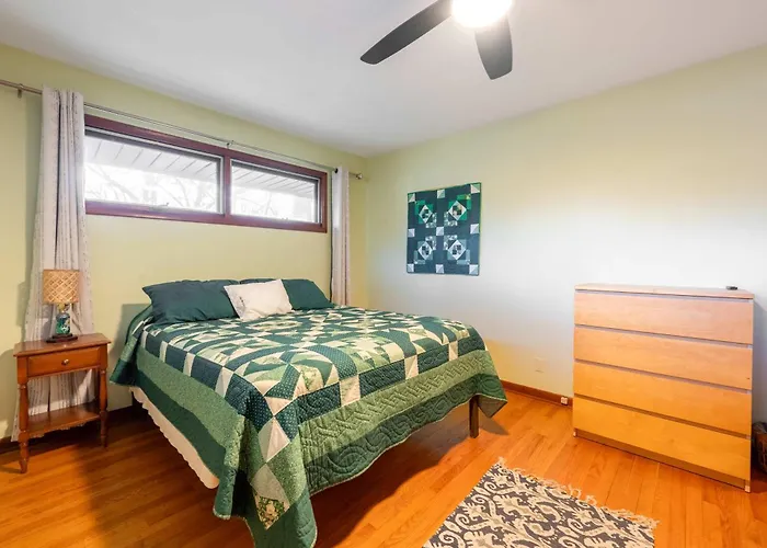 Spacious 4br With Bbq Yard Near Golf Course Holiday home *