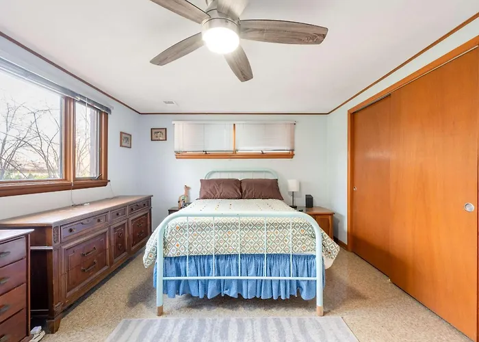 Spacious 4br With Bbq Yard Near Golf Course *